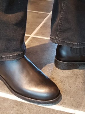 angulus: black leather ankle boot