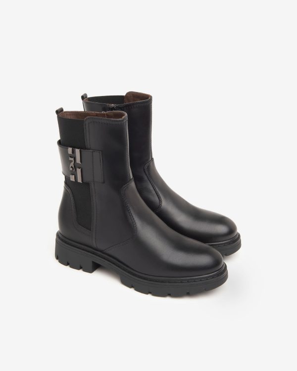 NeroGiardini: black leather ankle boot 20% off