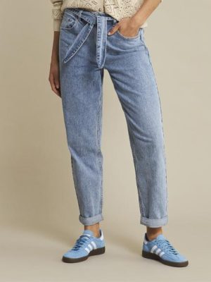Red Button: Barrel Jean