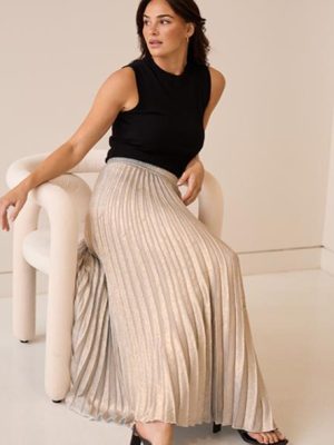 brave + true: Metallic gold pleated skirt