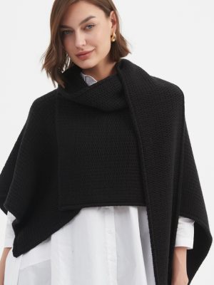 Tirelli: aubergine large knit wrap
